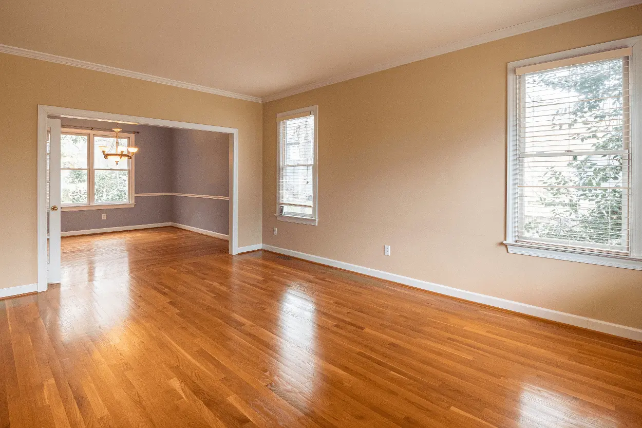 Vacant Florida house waiting to be sold by an out of state absentee owner