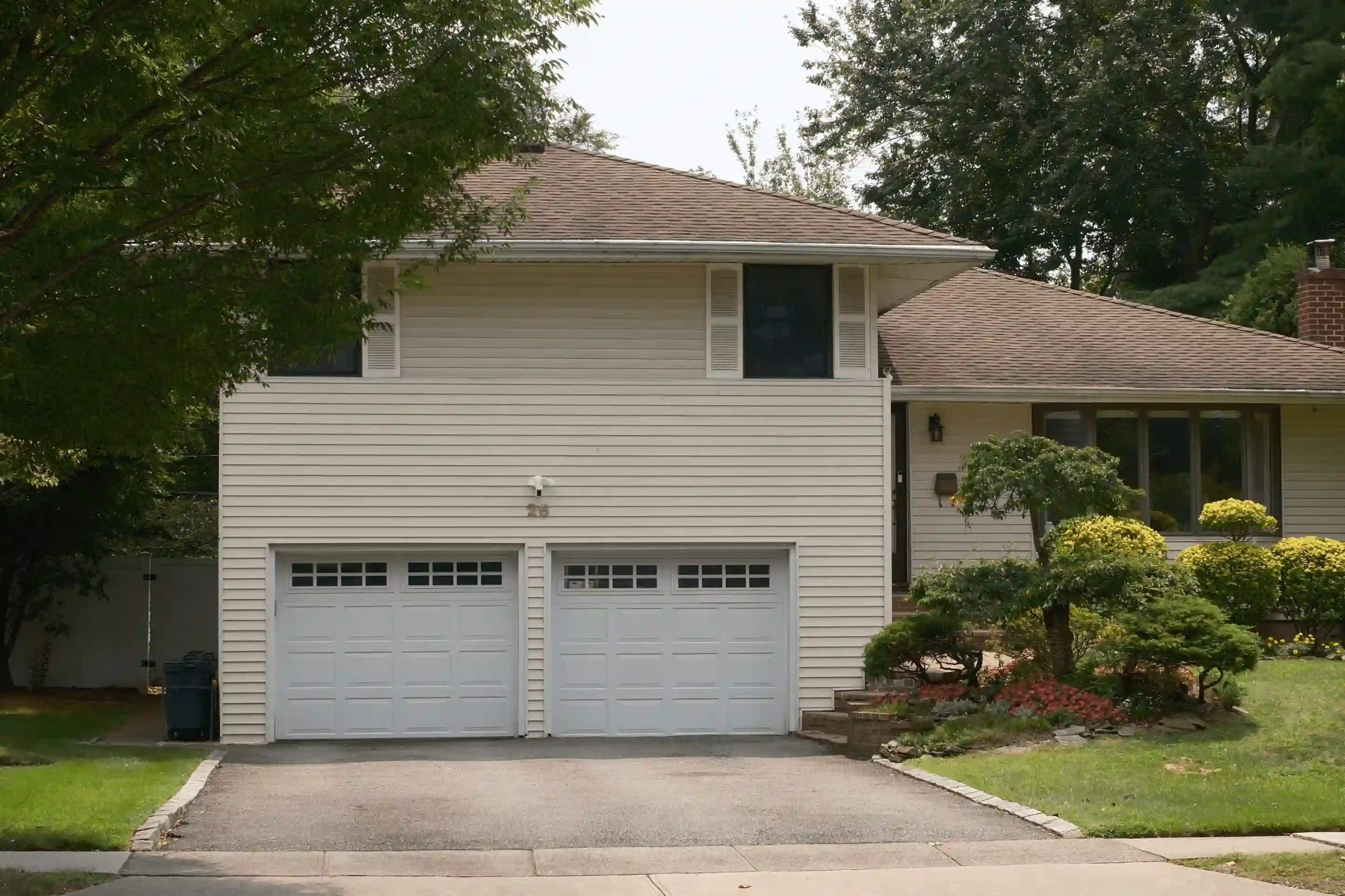 Exterior view of a rental home in a suburban Atlanta neighborhood