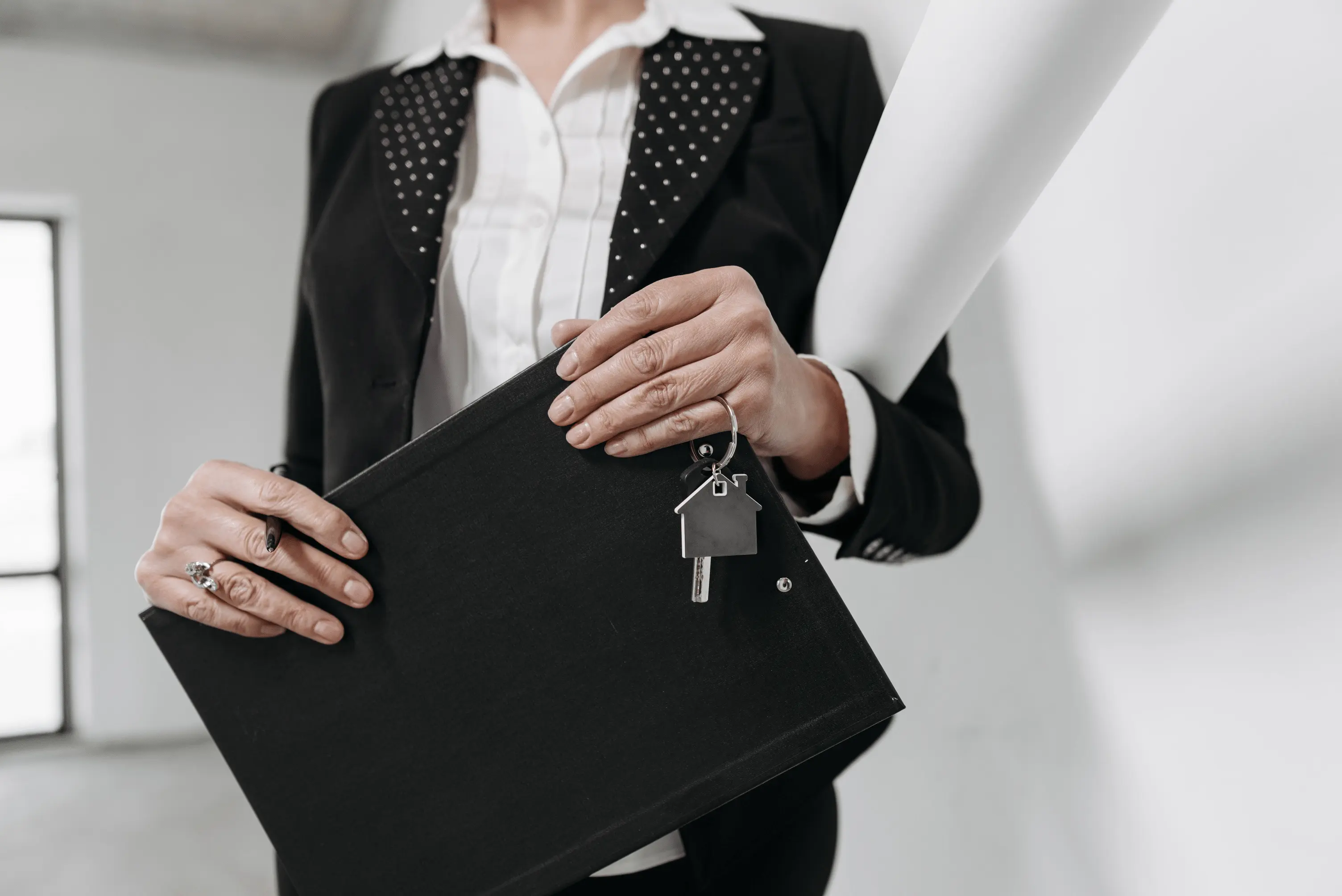 Keys to a Charlotte County Florida home resting on real estate closing agreements